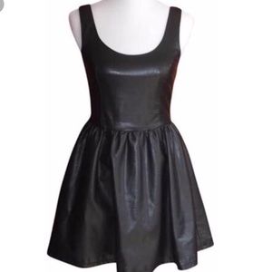 H&M leather sleeveless scoop neck zipper  mini